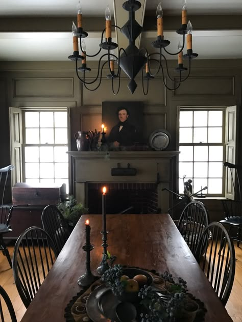 American Federal Interior Design, Federal Style Homes Interior, Country Colonial Decor, Southern Gothic Dining Room, 1700s Colonial House Interior, Early American Dining Room, 1880 Farmhouse Interior, Early Colonial Home Interiors, Dark Cottage Core Dining Room