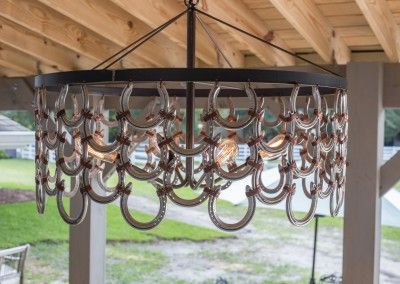 Horseshoe Bar, Metal Horse Sculptures, Horseshoe Crafts Projects, Horseshoe Projects, Horseshoe Decor, Horseshoe Crafts, Equestrian Decor, Old Lights, Horseshoe Art