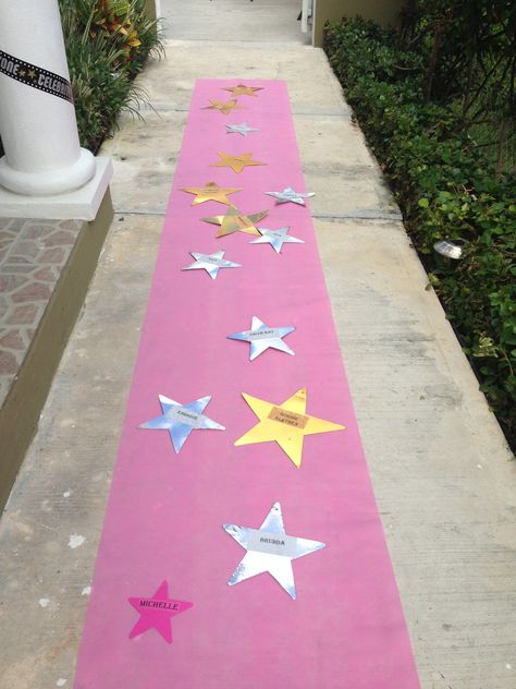 Pink carpet walk of fame. Rocking Rock Star Soirée. Pop Star Themed Birthday Party, Kids Karaoke Party Ideas, Pop Star Party Ideas, Pop Star Birthday Party Ideas, Popstar Birthday Party, Pop Star Birthday Party, Popstar Party, Rock Star Theme, Pop Star Party