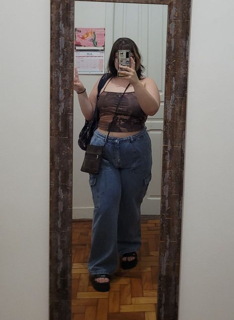 ig @kuroro666666 Outfit Ideas Jeans Aesthetic, Y2k Jeans Plus Size, Plus Size Outfits Aesthetic Summer, Y2k Clothes Plus Size, Y2k Aesthetic Plus Size, Y2k For Plus Size, Y2k Outfits Big Size, Y2k On Plus Size, Y2k Style Plus Size