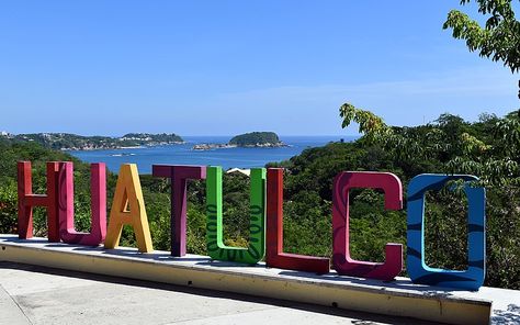 Las Mejores Playas de Huatulco Monterey Mexico, Waterfall Park, Horseback Riding Trails, Oaxaca City, Travel Mexico, Luxury Resorts, Adventure Activities, The Plaza, Cultural Experience