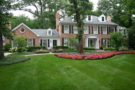 Georgian Colonial House Exterior, Georgian Colonial House, Georgian Revival Homes, Georgian Revival, Colonial House Exteriors, Georgian Style Homes, Modern Colonial, Colonial Style Homes, Georgian Architecture