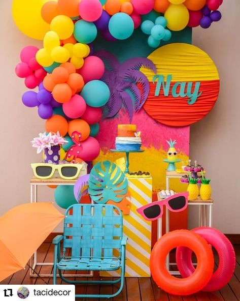 Mallorca Party, Splash Party, Luau Theme Party, Luau Birthday Party, Fiesta Tropical, Pool Party Decorations, Pool Birthday, Tropical Birthday, Luau Birthday