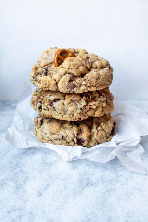 Everything Cookies Everything Cookies Recipe, Milk Bar Recipes, Everything Cookies, Salted Chocolate Chip Cookies, Tiffani Thiessen, Cookie Brownie Bars, Cookie Time, Salted Chocolate, Easy Treats