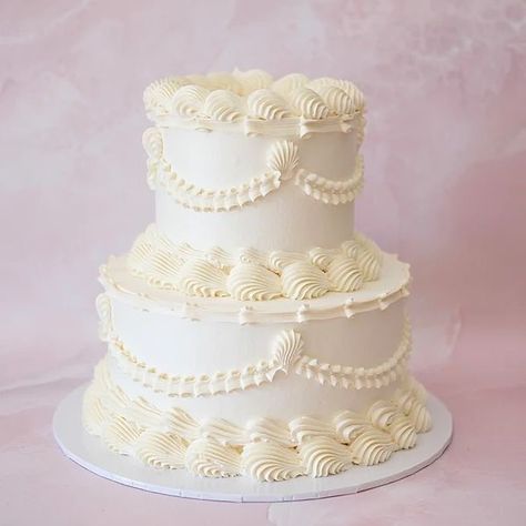 White Vintage Cake, Retro Wedding Cakes, Cookie Cake Decorations, Acrylic Topper, Maraschino Cherries, 2 Tier Cake, Bow Cakes, Heart Cakes, Classic Wedding Cake