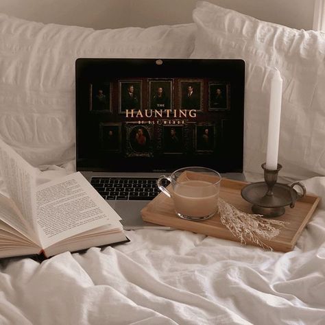 lyss (@alyssabuschert) • Instagram photos and videos Light Academia Books, Dark And Light Academia Aesthetic, The Haunting Of Bly Manor, Haunting Of Bly Manor, Weekend Aesthetic, The Haunting Of Hill House, Haunting Of Hill House, Bly Manor, Light Academia Aesthetic