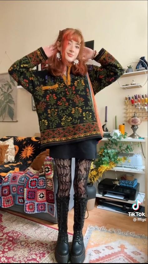 Phoebe Buffay Aesthetic, Cottage Core Autumn, 70s Fairy, Witch Aesthetic Outfit, Outfit Inspo Winter, Witchy Outfits, Fall Outfit Inspiration, Aesthetic Boho, Phoebe Buffay