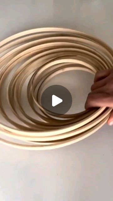 Vine Crafts, Diy Ceiling Lamp, Diy Wall Light, Diy Lustre, Luminaria Diy, Wooden Chandelier, Diy Ceiling, Bamboo Furniture, Diy Chandelier