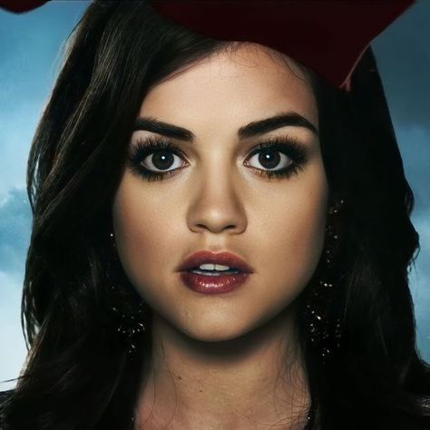 Aria Montgomery Makeup, Aria Montgomery Aesthetic, Aria Montgomery Style, Pretty Little Liars Aria, Aria Montgomery, Makeup Tut, Make Up Inspo, Makeup Designs, Everyday Makeup