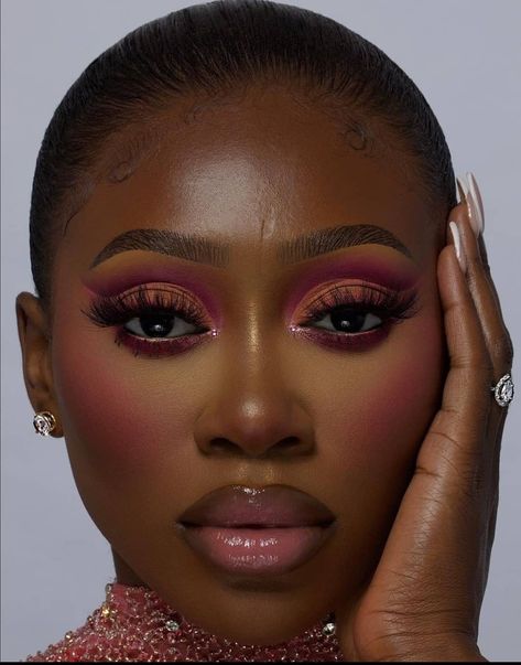 Burgundy Eyeshadow Looks, Grad Makeup, Berry Makeup, Pink Smokey Eye, Birthday Makeup Looks, Face Beat Makeup, Juvia's Place, Orange Makeup, Makeup For Black Skin