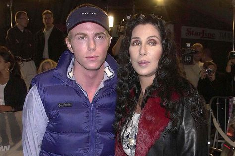 According to court documents, Cher allegedly hired men to kidnap her son Elijah Blue Allman in 2022 to stop him from reconciling his marriage to Marie King. Cherilyn Sarkisian, Chaz Bono, Cher Outfits, Cher Bono, Cher Photos, Allman Brothers, Legendary Singers, Tom Selleck, Entertainment Tonight