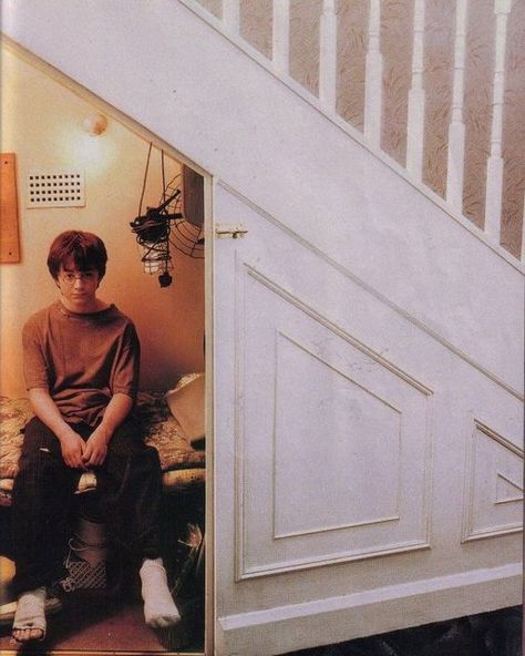 Movie Theories, Cupboard Under The Stairs, Under The Stairs, Golden Trio, Mind Blowing, Cupboard, Stairs, Harry Potter, Gif