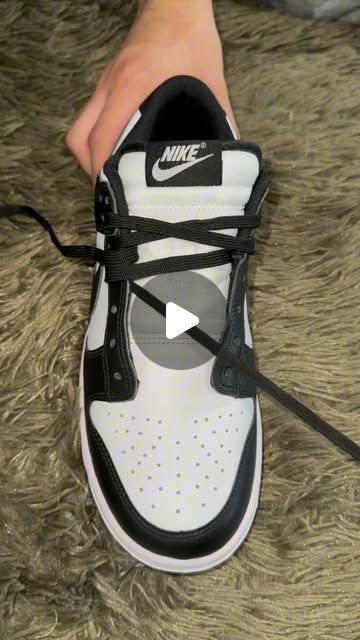 Sneaker Reseller / c.kicks on Instagram: "Nike dunk laces tutorial !!! 💫" Ways To Lace Nike Dunks, How To Lace Nike Air Max Shoes, How To Lace Dunks, Dunk Laces, Air Max Shoes, Nike Shoes Air Max, Nike Dunk, Nike Dunks, Air Max