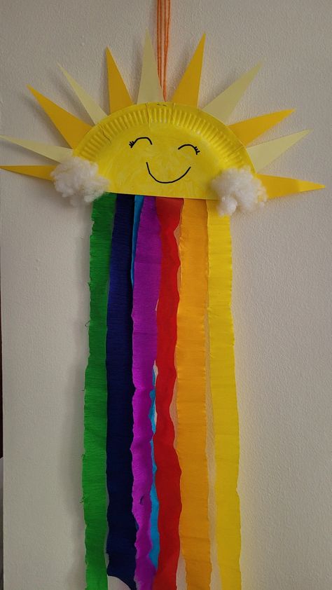 Rainbow with kids Sun Art Project, Rainbow Crafts For Toddlers, Rainbow Activities Preschool, Projects For Kindergarten, Rainbow Windsock, Rainbow Crafts For Kids, Mystery Crafts, 1st Grade Crafts, Spring Arts And Crafts