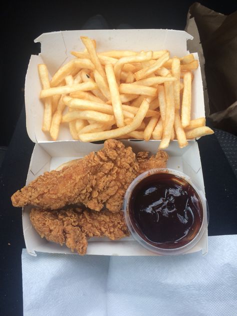 McDonald's chicken selects #mcdonalds Chicken Selects Mcdonalds, Mcdonalds Chicken, Fatty Foods, Dream Food, Fire Food, Homemade Snacks, Crew Members, Recipes From Heaven, Money Cash