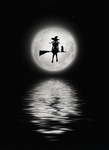 Witch, Moon, Full Moon, Wallpaper Witch Painting, Walpapers Cute, Witch Wallpaper, Witch Pictures, Halloween Wallpaper Backgrounds, Halloween Tattoo, Moon Witch, Witchy Wallpaper, Wallpaper Halloween