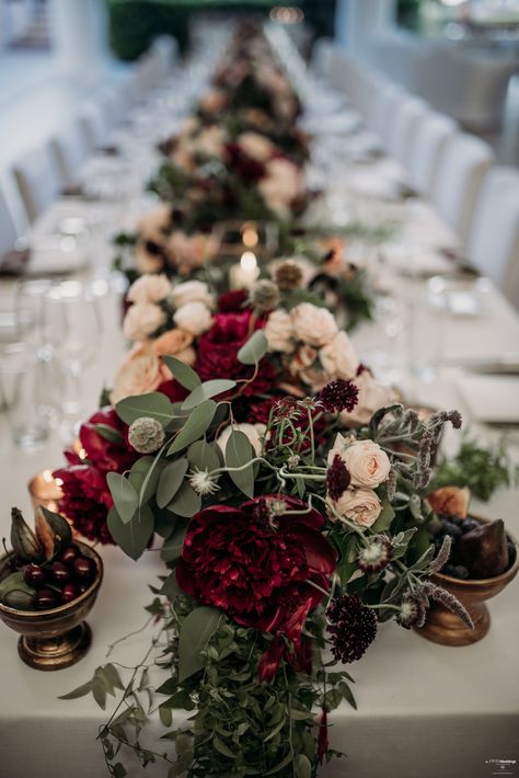 Tuscan Winter Wedding, Holland Wedding, Burgundy Christmas, Married In Italy, Dark Wedding Theme, Wedding Burgundy, Free Wedding Planner, Destination Wedding Italy, Getting Married In Italy