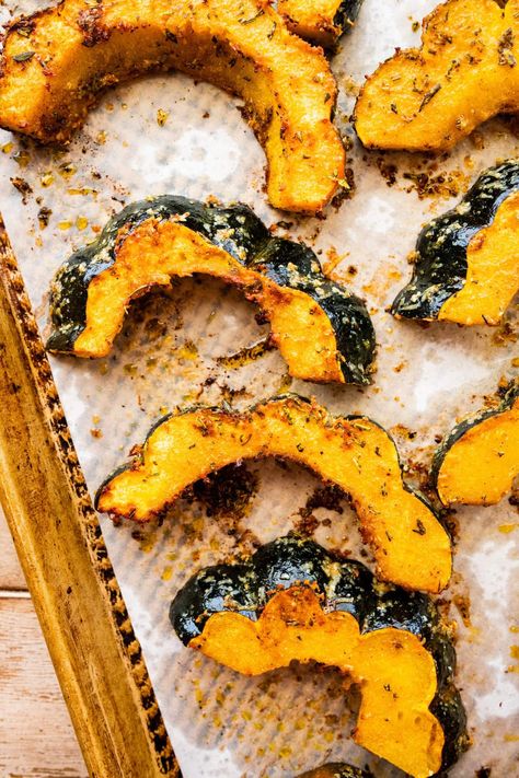 Savory Roasted Acorn Squash Recipe (Parmesan Herb) - CucinaByElena Diced Acorn Squash Recipe, Green Acorn Squash Recipes, How To Cook Acorn Squash, Acorn Squash In Oven, Savory Acorn Squash, Acorn Squash Recipes Healthy, Easy Squash Recipes, Squash In Oven, 2b Mindset Recipes