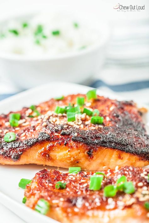 miso glazed salmon - sounds like a great recipe for a contact grill to me Grilled Miso Salmon, Marinade Ideas, Salmon Healthy, Miso Glazed Salmon, Miso Salmon, Leftover Salmon, Grilled Salmon Recipes, Miso Glaze, Creamy Potato Salad