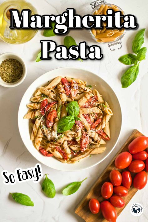 This easy Margherita Pasta recipe is so easy to make! The only thing that you cook is the pasta, so it's ready in minutes! The base for the delicious tomato sauce is fresh tomatoes and basil. So good! Margarita Pasta Recipes, Margarita Pasta, Margherita Pasta, Vegan Parmesan Cheese, Vegan Burger, Yummy Pasta Recipes, Vegan Parmesan, Gluten Free Pasta, Fresh Pasta