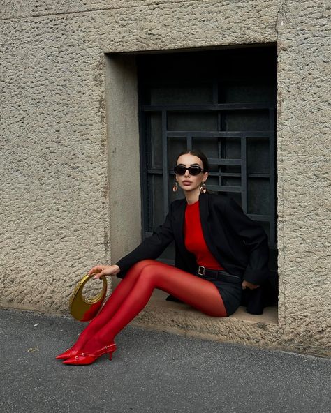 trendy red 💄 | Instagram Red Pantyhose, Tights For Women, Red Tights, Red Stockings, Cooler Look, Looks Street Style, Valentine's Day Outfit, Tights Outfit, Red Outfit