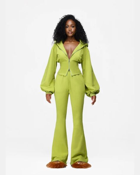 For women without limits. Tracksuit Outfit Women Street Styles, Tracksuit Outfit Women, Hoodies Design Ideas, Sweater Two Piece Set, Flare Sweatpants, Dramatic Sleeves, Women's Outfit Sets, Lazy Day Outfit, Lookbook Outfits