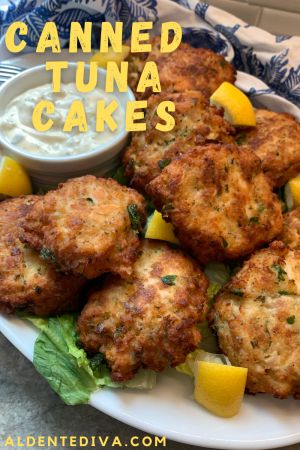 Easy Canned Tuna Cakes Tina Patties, Canned Tuna Cakes, Budget Lunches, Fried Tuna, Tuna Cakes Recipe, Tuna Fish Cakes, Tuna Fish Recipes, Easy To Make Recipes, Canned Tuna Recipes