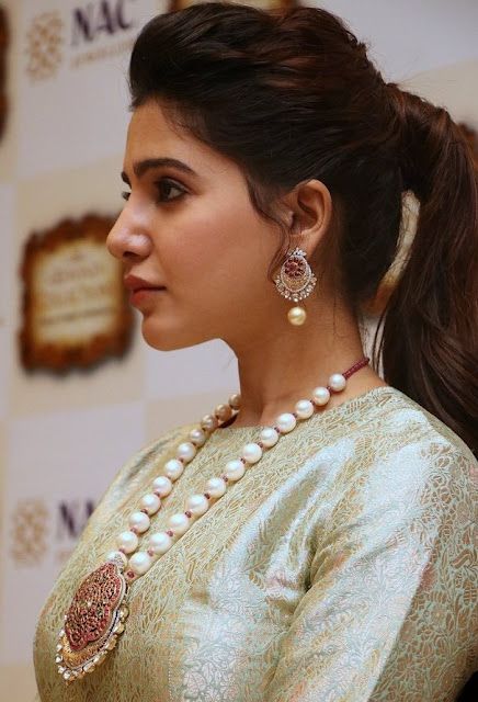 Samantha Hairstyles, Necklace With Saree, Samantha Photoshoot, Victorian Jewelry Necklace, Face Closeup, Samantha Images, Oily Face, Samantha Pics, Hairstyle Names