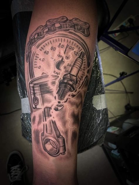 Mechanic Tattoo Ideas Tools, Mechanic Tattoo For Men, Car Enthusiast Tattoo, Bionic Tattoo, Ironworkers Tattoo, Mechanic Tattoo Ideas, Mechanical Sleeve Tattoo, Mechanical Tattoo, Boxing Tattoos