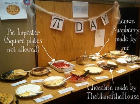 Pi Day (March 14 - get it?) Celebrations - who knew... Pi Day Ideas, Pi Party, Pi Day Activities, Cool Math Games, March Holidays, Cool Math, February Activity, Happy Pi Day, Raspberry Pie