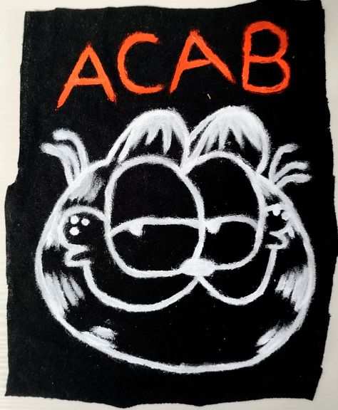 A black patch with a garfield head painted on in white with the phrase ACAB painted above it in red Patch Design Ideas Punk, Punk Garfield, Punk Patch Ideas, Punk Tips, Punk Patches Ideas, Garfield Poster, Punk Patches, Poster Designs, Diy Clothing