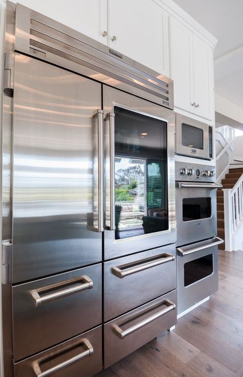 Dream Chef Kitchen, Chefs Dream Home Kitchen, Home Chef Kitchen Design, Kitchen With Stainless Steel Refrigerator, Stainless Steel Fridge Kitchen, Dream Kitchen Appliances, White Glass Refrigerator Kitchen, Chefs Home Kitchen, Chef Home Kitchen