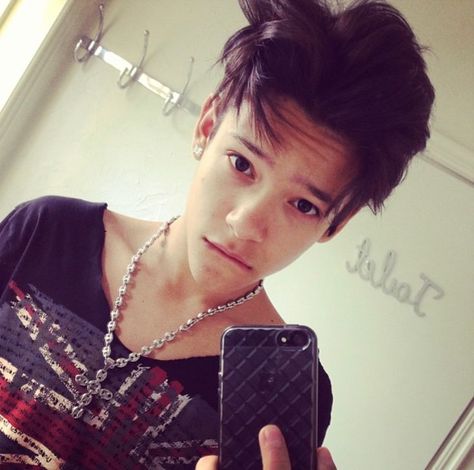 Omar Rudberg, Young Royals, Royals, Mirror