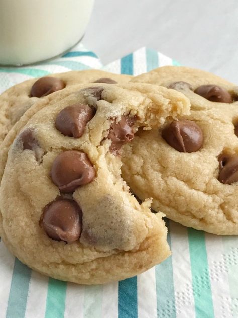 Bisquick Cookies, Bisquick Chocolate Chip Cookies, Jiffy Mix Recipes, Chewy Cookies, Bisquick Recipes, Chocolate Chip Cookie Bars, Soft Bakes, Gingerbread Recipe, Sweet Cravings