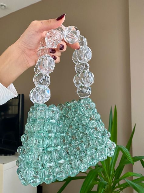 Hand Beaded Bag, Sac Diy, Pretty Jewelry Necklaces, Diy Bag Designs, Large Beads, Diy Bags Patterns, Beaded Evening Bags, Girly Bags, Pearl Bag