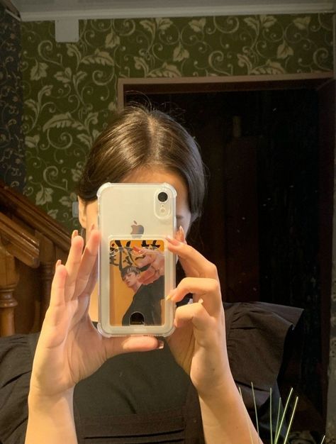 Iphone Xr White Mirror Selfie, Foto Iphone Xr, I Phone Xr, Iphone Xr Pictures, Iphone X Mirror Selfie, Mirror Selfie Iphone Xr, Red Mirror Selfie, Iphone Xr Orange, Iphone Xr Aesthetic