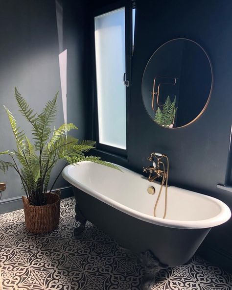 Sunday = Relaxing bath time 🛀 📷 by @suszi_saunders 🔎 Patsy mirror 381067 (now 20% off in sale which ends tonight!) . . . . .… Bedroom With Bath, Bathroom Color Schemes, Victorian Bathroom, Modern Rustic Homes, Roll Top Bath, Bad Inspiration, Bathroom Redesign, Bathroom Color, Bathroom Design Luxury