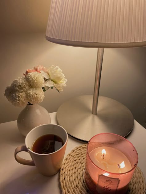 cozy evening, night time routine, calm vibe, candle lover, night aesthetic, evening routine, after work routine, before bed routine Aesthetic Clean Room, Room With Candles, Cozy Room Aesthetic, Before Bed Routine, Clean Room Aesthetic, Bed Routine, Candles Cozy, Night Time Tea, Winter Candles