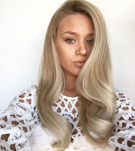 Polished Waves Hair, Soft Romantic Curls, Soft Romantic Curls Wedding, Tousled Bridal Hair, Blonde Waves Hair, Soft Wedding Waves, Wedding Soft Curls, Brunette Bridal Hair Down, Soft Bridal Curls