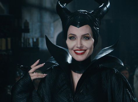 Maleficent, Angelina Jolie Maleficent 2014, Maleficent 2, Angelina Jolie Maleficent, Maleficent Movie, Maleficent Costume, Disney Maleficent, Film Disney, Michelle Pfeiffer, Disney Live Action