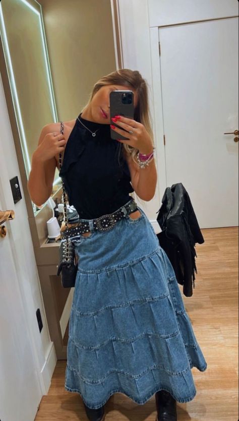 look country Denim Romper Outfit, Formal Skirts, Mode Country, Styling Skirts, Country Outfits Women, Outfit Botas, Cowgirl Style Outfits, Cowgirl Look, Western Wear Outfits