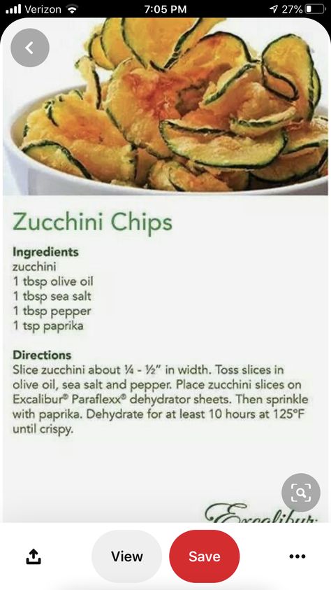 Healthy Chips, Dehydrated Foods, Valentino Shirt, Zucchini Chips, Cucumber Recipes Salad, Diet Snacks, Dehydrated Food, Air Fryer Recipes Easy, Veggie Side Dishes