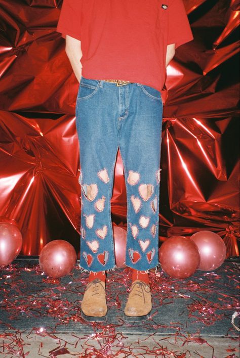 custom heart jeans Heart Jeans, Band Au, Heart Pants, Pretty Heart, Torn Jeans, Jeans For Men, Outfits Men, Jeans Men, Kitsch