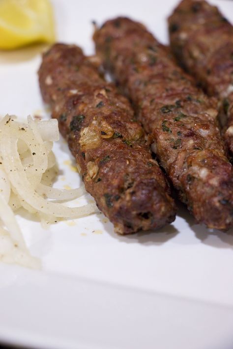 Seekh Kebab Sheek Kebab, Seekh Kebab Recipes, Seekh Kebabs, Seekh Kebab, Shish Kebab, Beef Skewers, Kebab Recipes, Pakistani Food, Minced Meat