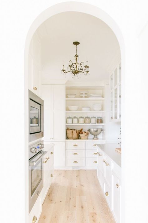 Gorgeous Pantry, Top Kitchen Trends, White Pantry, Pantry Inspiration, Build Design, Pantry Ideas, Interior Minimalista, Butler's Pantry, Interior Modern