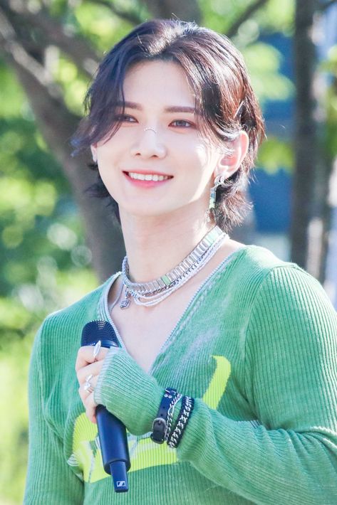 Smile Pictures, Yeosang Ateez, Kang Yeo-sang, Black Kitten, Kim Hongjoong, Green Hair, Korean Singer, Pop Group, Kpop Idol