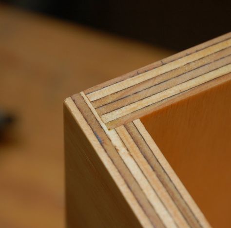 rabbet joint to make a simple plywood box Awesome Woodworking Ideas, Plywood Design, Plywood Projects, Woodworking Cabinets, Plywood Chair, Plywood Boxes, Cnc Furniture, Best Woodworking Tools, Plywood Cabinets