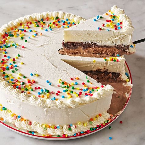 Dairy Queen Ice Cream Cake Recipe, Ice Cream Cake Designs, Dq Ice Cream Cake, Dq Ice Cream, Dairy Queen Ice Cream, Layered Ice Cream Cake, Dairy Queen Cake, Dairy Queen Ice Cream Cake, Oreo Dirt