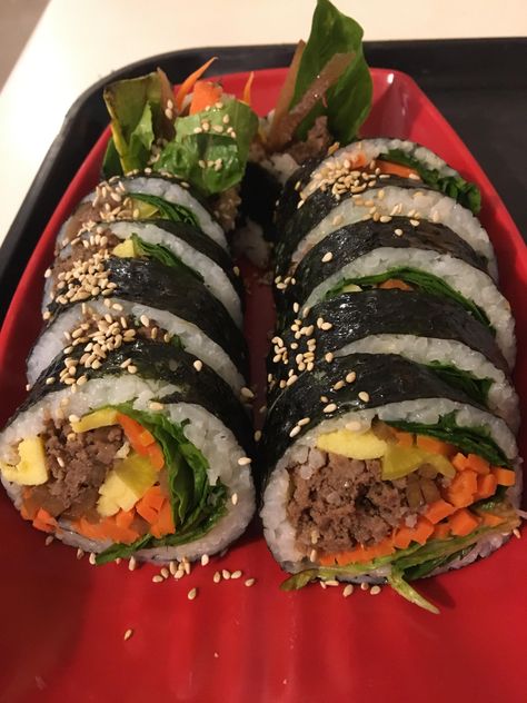 [I ate] Bulgogi kimbap (seaweed rice roll with beef and vegetables) #TTDD#TheThingsDadsDo Beef Kimbap, Bulgogi Kimbap, Seaweed Rice, Beef And Vegetables, Vegetables Food, Food Motivation, Vegetables Recipes, Healthy Food Motivation, Bulgogi