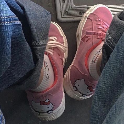 #aesthetic #pink #hellokitty #cute #softcore #shoes Filmy Vintage, Hello Kitty Shoes, Minako Aino, Dr Shoes, Estilo Indie, Hello Kitty Aesthetic, Fashion Goals, Shoe Inspo, Aesthetic Shoes